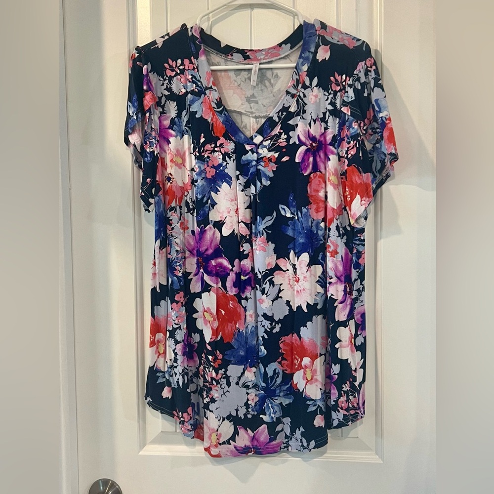Floral V-Neck Short Sleeve Top